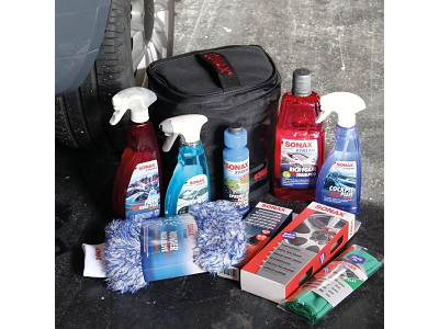 Sonax Xtreme plejetaske, glasrens, fælgerens, cockpit pleje, shampoo, glasklud og microfiberklud mm.