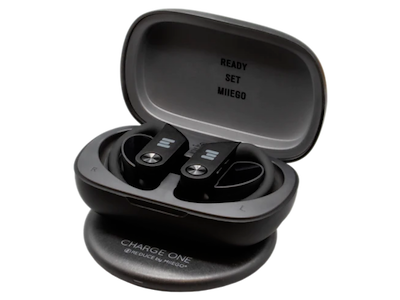 MiiBuds Active Go trådløse høretelefoner i vandtæt design & trådløs oplader