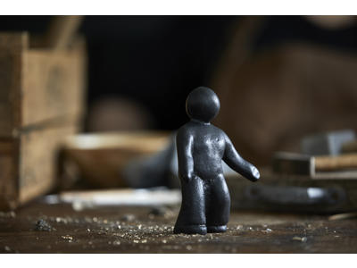 Morsø Skulptur i støbejern 14 x 10,7 x 5 cm, med individuelt budskab - Du er omsogsfuld en kærlig ener af din slags