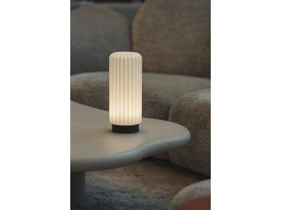Dentelles 29 Light & USB med dæmpbar touch - Hvid/Sort