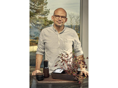 RÅ skærebræt 44x25 samt saltkar med låg og kværn