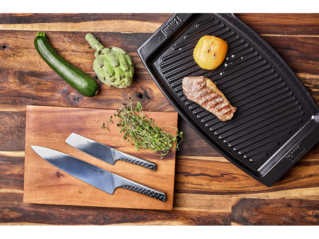 Weber Style kokkekniv, grøntsagskniv samt Weber Ceramic grillfad