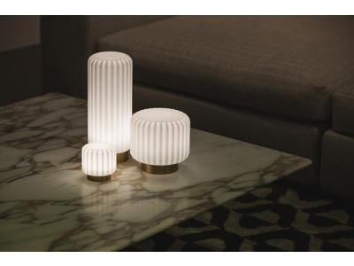 Dentelles 29 Light & USB med dæmpbar touch - Hvid/Gold