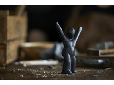 Morsø Skulptur i støbejern 14,5 x 10,2 x 5,5 cm, med individuelt budskab - Du gjorde det! Nyd dit nu lige nu! Det er stærkt