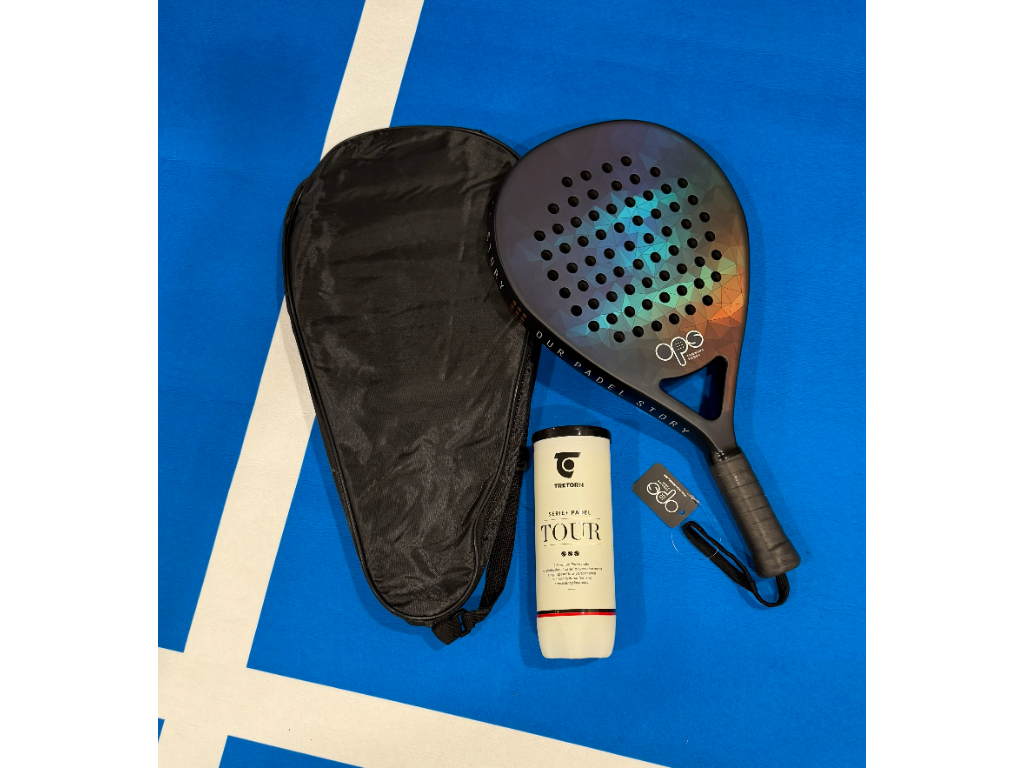 Padelgavepakke Chapter Two bat & Cover & 3 stk. Tretorn padel bolde