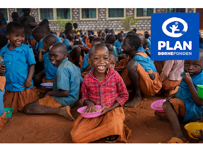Giv skolemad i 10 måneder til børn i Rwanda